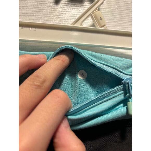 Women’s Lululemon Capri’s - Picture 4 of 4